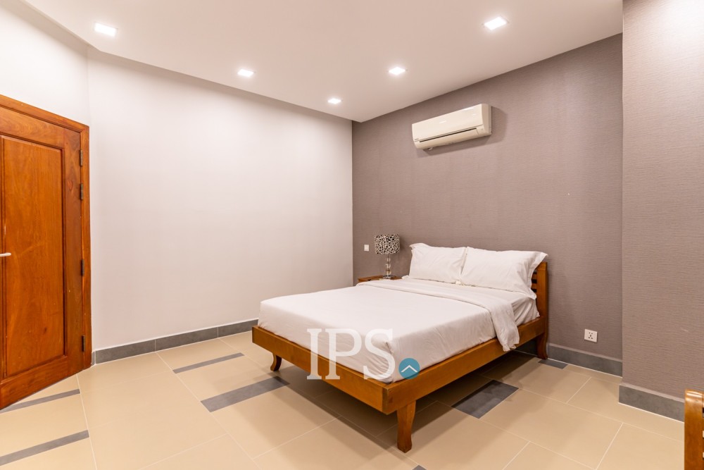 2 Bedroom Serviced Apartment For Rent - BKK 1, Phnom Penh - Image 12