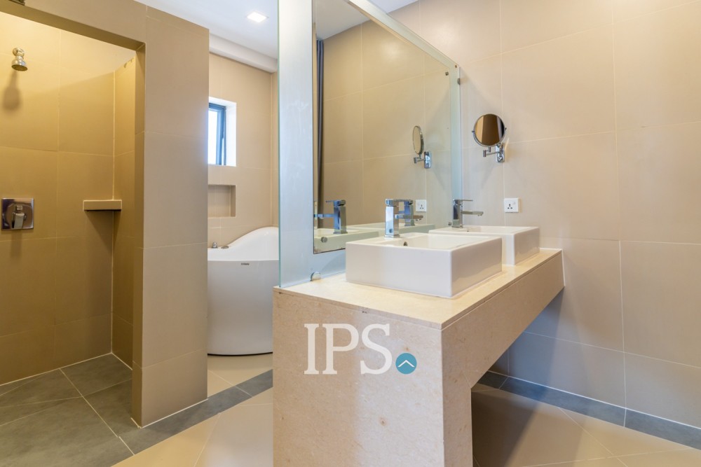 2 Bedroom Serviced Apartment For Rent - BKK 1, Phnom Penh - Image 14