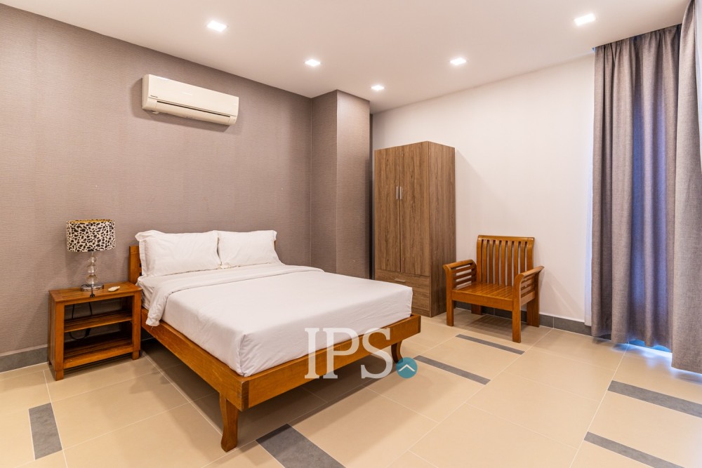 2 Bedroom Serviced Apartment For Rent - BKK 1, Phnom Penh - Image 11