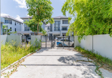 5 Bedroom Queen B Villa For Rent - Chip Mong 598, Khan Russey Keo, Phnom Penh thumbnail