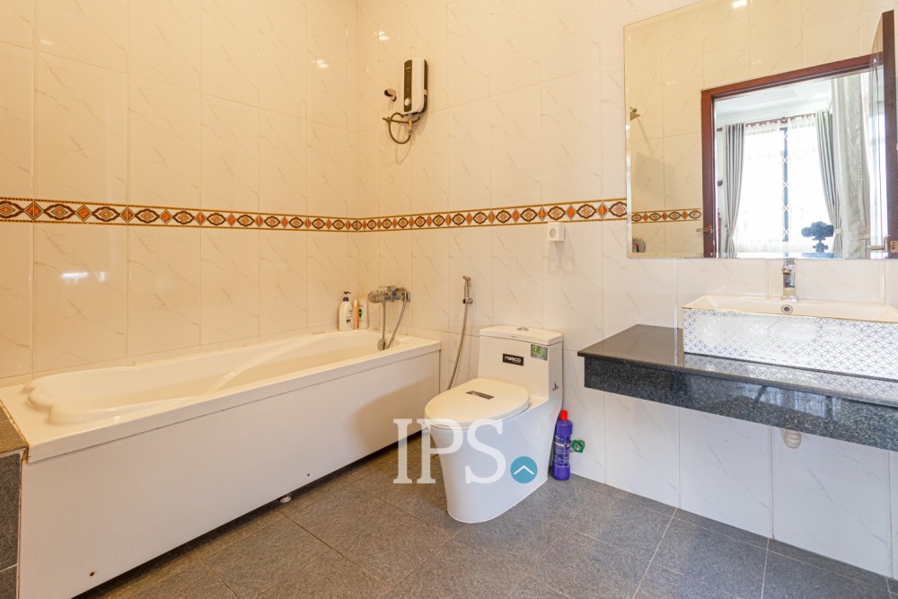 4 Bedroom Villa For Rent - Svay Dangkum, Siem Reap - Image 22