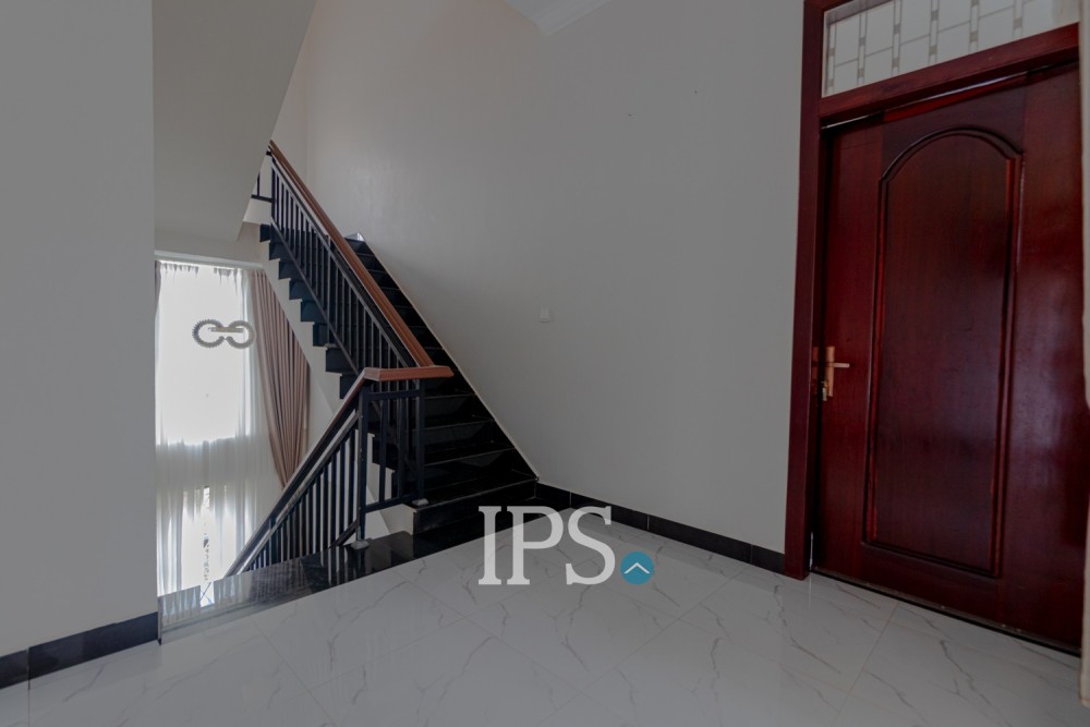 4 Bedroom Villa For Rent - Svay Dangkum, Siem Reap - Image 28