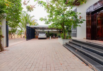 4 Bedroom Villa For Rent - Svay Dangkum, Siem Reap thumbnail