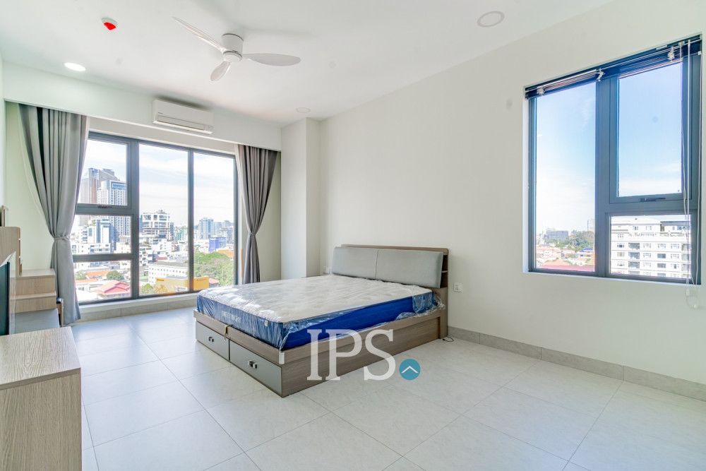 2 Bedroom Serviced Apartment For Rent - Tonle Bassac, Phnom Penh - Image 11