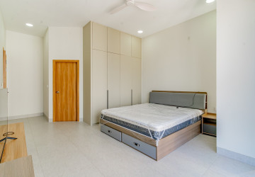 2 Bedroom Serviced Apartment For Rent - Tonle Bassac, Phnom Penh thumbnail