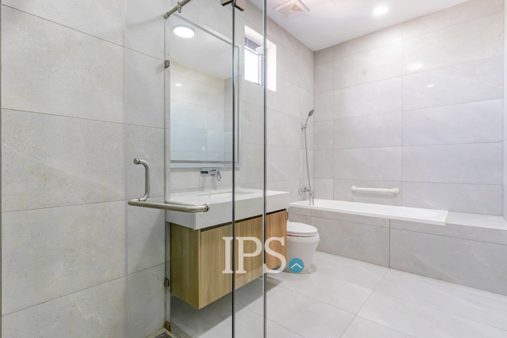 2 Bedroom Serviced Apartment For Rent - Tonle Bassac, Phnom Penh - Image 16