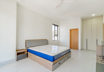 2 Bedroom Serviced Apartment For Rent - Tonle Bassac, Phnom Penh thumbnail