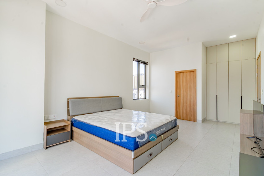 2 Bedroom Serviced Apartment For Rent - Tonle Bassac, Phnom Penh