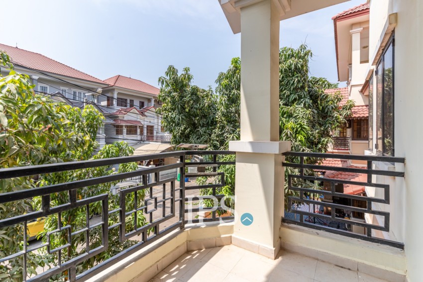 4 Bedroom Villa For Rent - Kouk Khleang, Phnom Penh