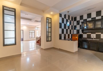 4 Bedroom Villa For Rent - Kouk Khleang, Phnom Penh thumbnail