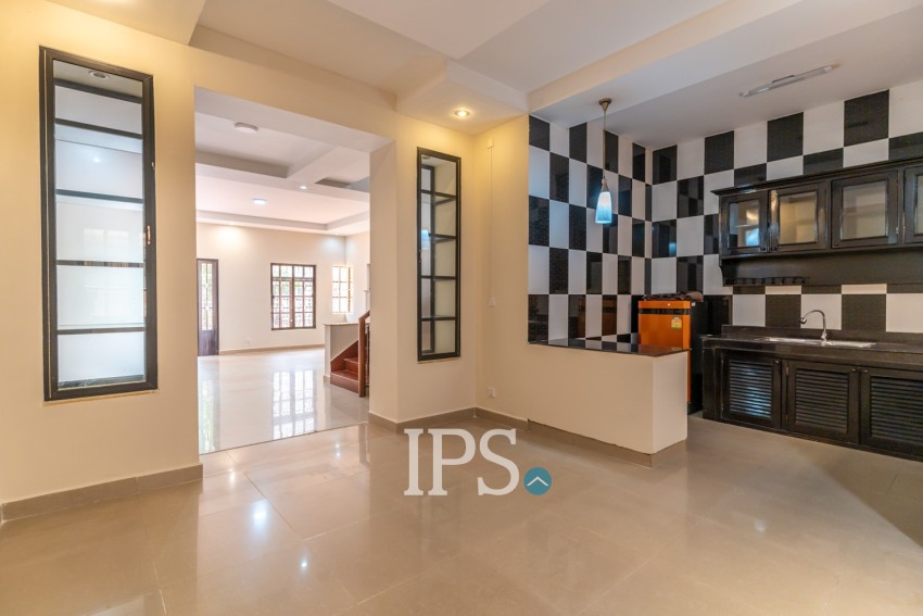 4 Bedroom Villa For Rent - Kouk Khleang, Phnom Penh