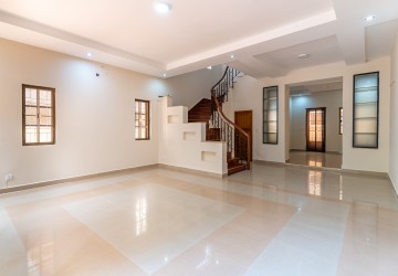 4 Bedroom Villa For Rent - Kouk Khleang, Phnom Penh thumbnail