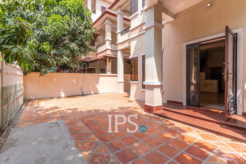 4 Bedroom Villa For Rent - Kouk Khleang, Phnom Penh