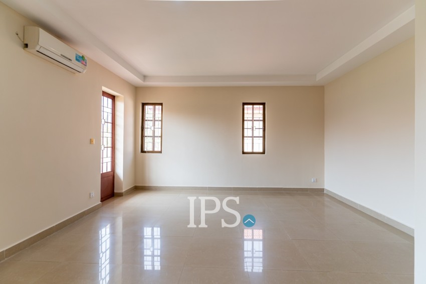 4 Bedroom Villa For Rent - Kouk Khleang, Phnom Penh