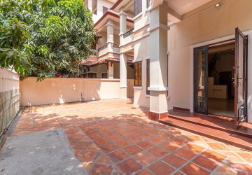 4 Bedroom Villa For Rent - Kouk Khleang, Phnom Penh thumbnail