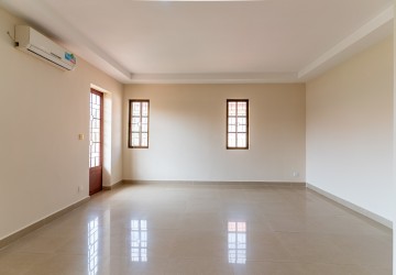 4 Bedroom Villa For Rent - Kouk Khleang, Phnom Penh thumbnail