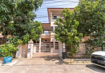 4 Bedroom Villa For Rent - Kouk Khleang, Phnom Penh thumbnail