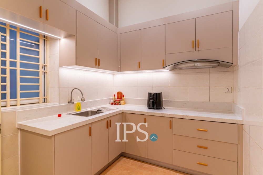 Renovated 2 Bedroom Apartment For Rent - BKK1, Phnom Penh - Image 6