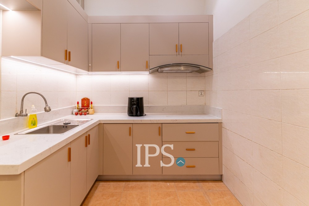 Renovated 2 Bedroom Apartment For Rent - BKK1, Phnom Penh - Image 5