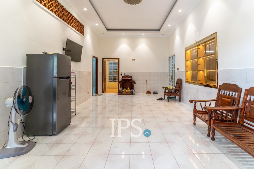 Renovated 2 Bedroom Apartment For Rent - BKK1, Phnom Penh - Image 3