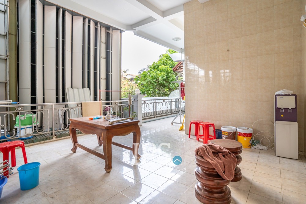 Renovated 2 Bedroom Apartment For Rent - BKK1, Phnom Penh - Image 17