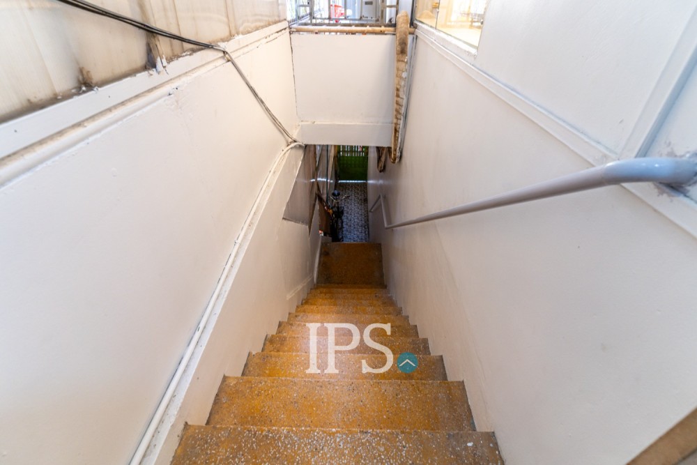 Renovated 2 Bedroom Apartment For Rent - BKK1, Phnom Penh - Image 18