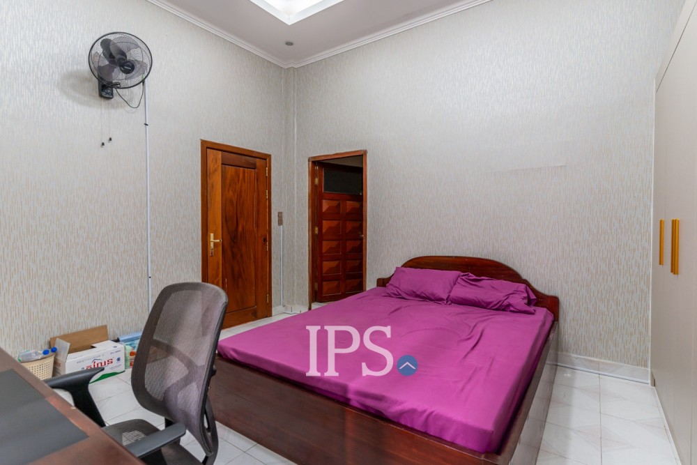 Renovated 2 Bedroom Apartment For Rent - BKK1, Phnom Penh - Image 10