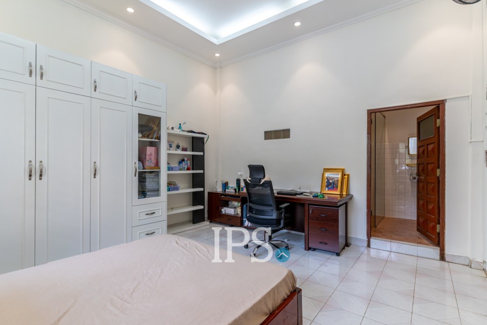 Renovated 2 Bedroom Apartment For Rent - BKK1, Phnom Penh - Image 14