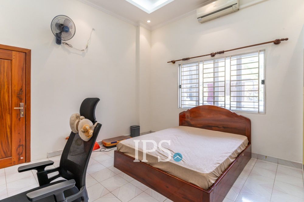 Renovated 2 Bedroom Apartment For Rent - BKK1, Phnom Penh - Image 12