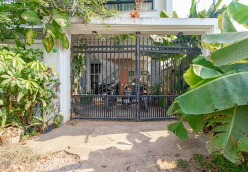 1 Bedroom Apartment For Rent - Sala Kamreuk, Siem Reap thumbnail