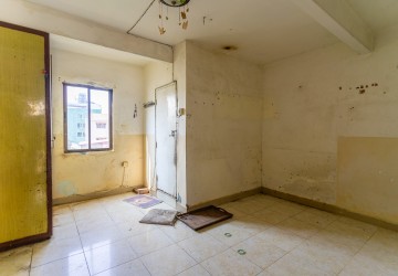3 Floor Unrenovated Flat For Sale - Chakto Mukh, Phnom Penh thumbnail