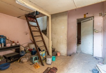 3 Floor Unrenovated Flat For Sale - Chakto Mukh, Phnom Penh thumbnail