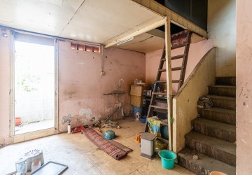 3 Floor Unrenovated Flat For Sale - Chakto Mukh, Phnom Penh thumbnail