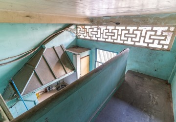 3 Floor Unrenovated Flat For Sale - Chakto Mukh, Phnom Penh thumbnail