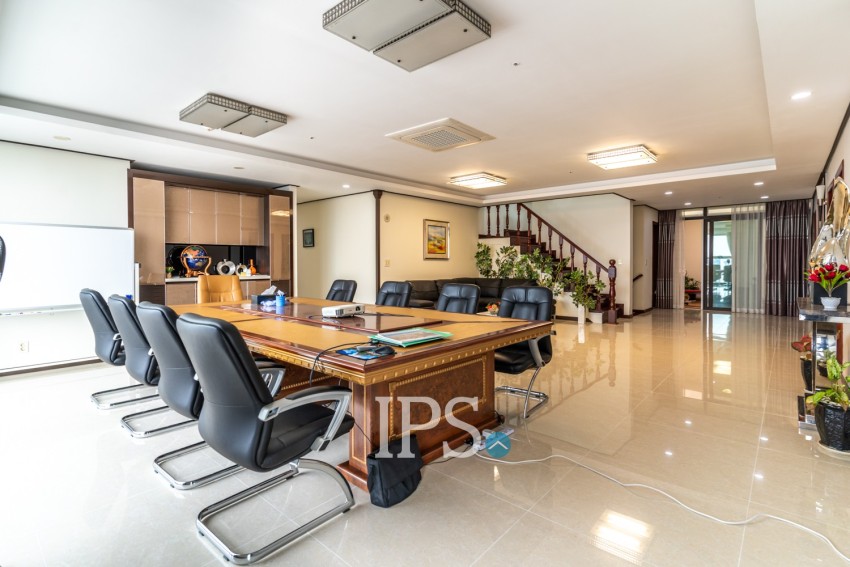 4 Bedroom Penthouse  For Rent - DeCastle Royal, BKK1, Phnom Penh