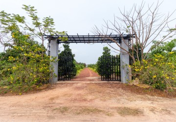 7,451 Sqm Land with 3 Bedroom Villa For Sale - Bantay Srei, Siem Reap thumbnail