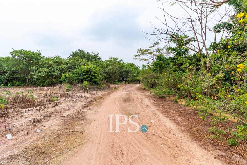 7,451 Sqm Land with 3 Bedroom Villa For Sale - Bantay Srei, Siem Reap