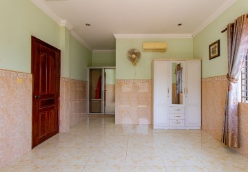 4 Bedroom House For Rent - Sala Kamreuk, Siem Reap thumbnail