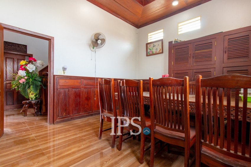 5 Bedroom Villa and Commercial Land For Sale - Svay Dangkum, Siem Reap
