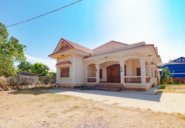 3 Bedroom House For Rent - Svay Dangkum, Siem Reap thumbnail