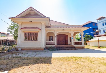 3 Bedroom House For Rent - Svay Dangkum, Siem Reap thumbnail