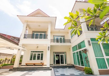 5 Bedroom Villa For Rent - Boeung Trabek, Phnom Penh thumbnail