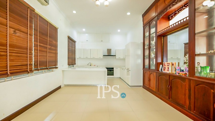 5 Bedroom Villa For Rent - Boeung Trabek, Phnom Penh