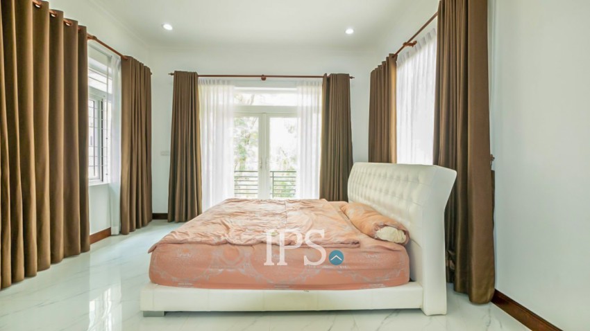 5 Bedroom Villa For Rent - Boeung Trabek, Phnom Penh