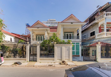 5 Bedroom Villa For Rent – Toul Tompong, Phnom Penh
