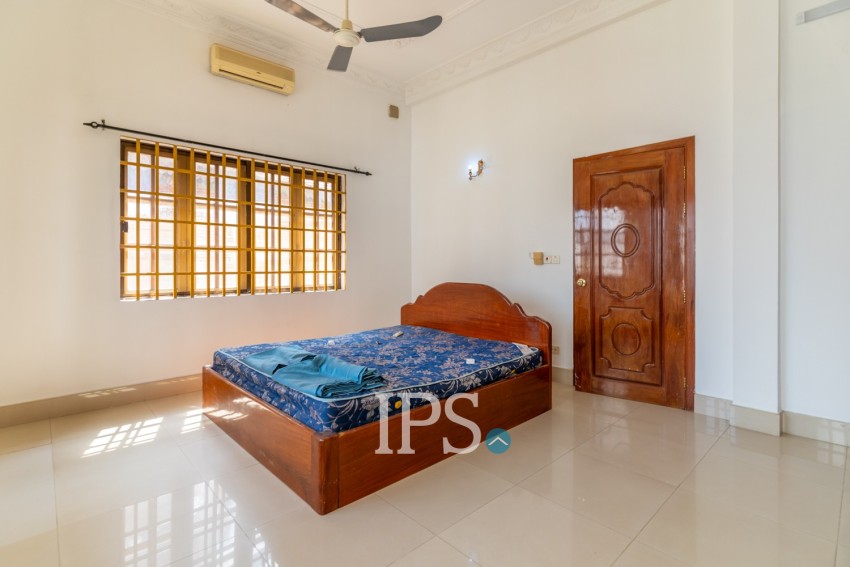 3 Bedroom Shophouse For Rent - Phsar Daeum Thkov, Phnom Penh