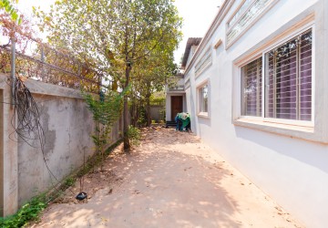 2 Bedroom House For Rent - Prasat Bakong, Siem Reap thumbnail