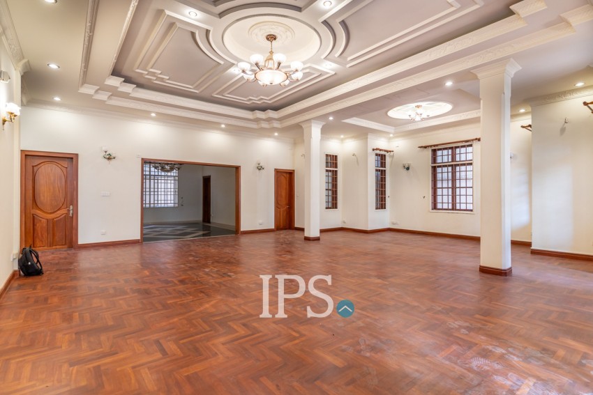 6 Bedroom Commercial Villa For Rent - BKK1, Phnom Penh