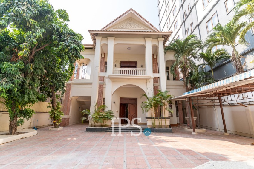 6 Bedroom Commercial Villa For Rent - BKK1, Phnom Penh