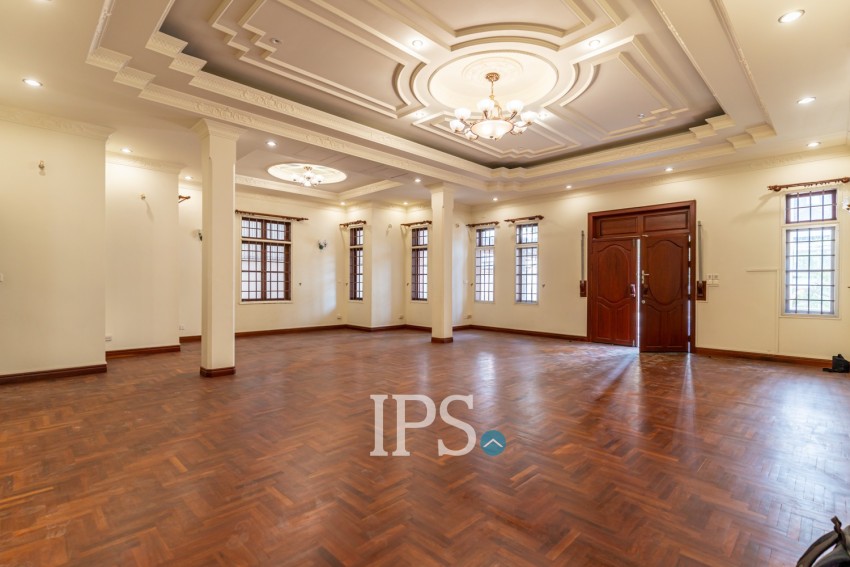 6 Bedroom Commercial Villa For Rent - BKK1, Phnom Penh